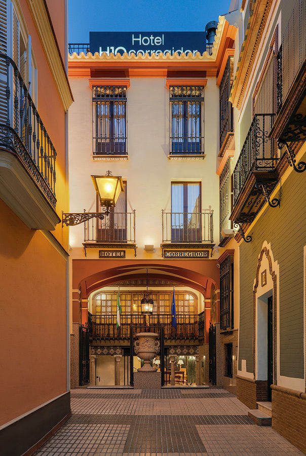H10 Corregidor Boutique Hotel Sevilla Bagian luar foto